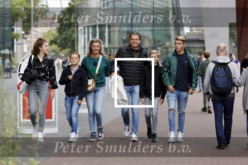 Amsterdam 2 september 2021
Pieter v d Hoogenband en zijn vrouw Marie Jose met hun beider kinderen in amsterdam.