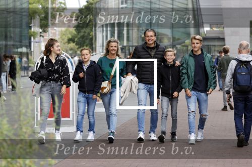 Amsterdam 2 september 2021
Pieter v d Hoogenband en zijn vrouw Marie Jose met hun beider kinderen in amsterdam.