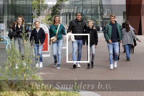 Amsterdam 2 september 2021
Pieter v d Hoogenband en zijn vrouw Marie Jose met hun beider kinderen in amsterdam.