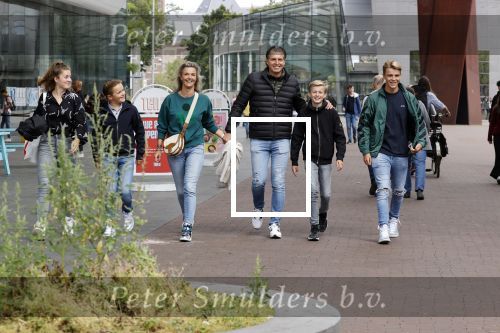Amsterdam 2 september 2021
Pieter v d Hoogenband en zijn vrouw Marie Jose met hun beider kinderen in amsterdam.