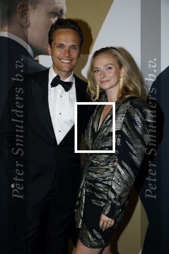 Amsterdam 28 september 2021
Premiere James Bond in Tuschinski. Pip Pellens met haar man Pim Wessels