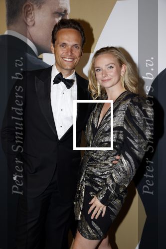 Amsterdam 28 september 2021
Premiere James Bond in Tuschinski. Pip Pellens met haar man Pim Wessels