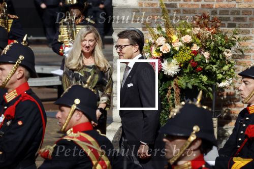 Den Haag 21 september 2021
Prinsjesdag in Den Haag 2021. De troonrede is in de grote kerk. Aanwezig namens de koninklijke familie zijn Koning Willem Alexander en Koningin Maxima Prins Constantijn en Prinses Laurentien.