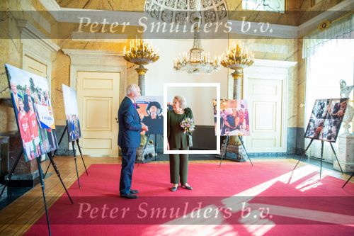 BAARN â€“ Prinses Beatrix was zaterdagmiddag 9 oktober op het terrein van Paleis Soestdijk aanwezig bij de viering van het 65-jarig bestaan van het Prinses Beatrix Spierfonds. De Prinses is sinds de oprichting beschermvrouwe van het fonds. ANP / Hollandse Hoogte / Wesley de Wit