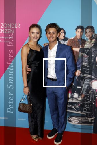 Amsterdam 11 oktober 2021
Premiere liefde zonder grenzen in Tuschinski.
Quinty Mirjam de Vries met Dario de Vries