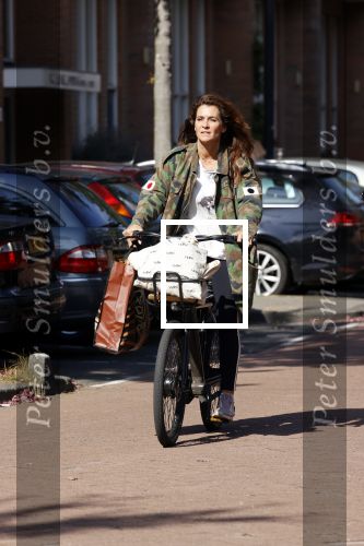 Amsterdam 22 september 2021
Quinty Trustfull op haar electrische van Moof fiets.