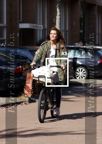 Amsterdam 22 september 2021
Quinty Trustfull op haar electrische van Moof fiets.