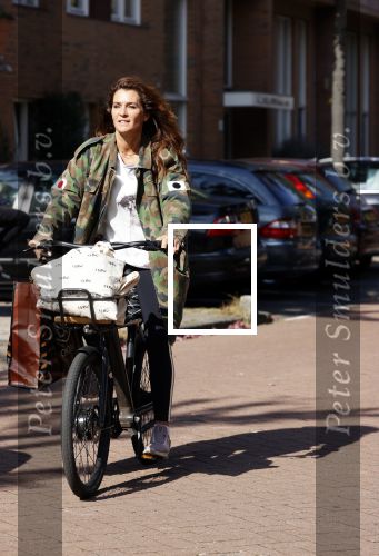 Amsterdam 22 september 2021
Quinty Trustfull op haar electrische van Moof fiets.