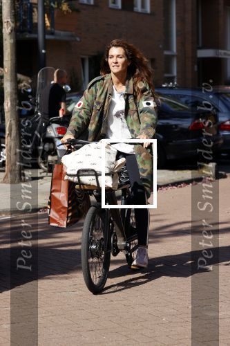 Amsterdam 22 september 2021
Quinty Trustfull op haar electrische van Moof fiets.