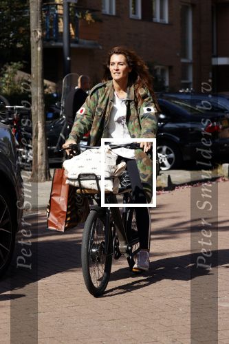 Amsterdam 22 september 2021
Quinty Trustfull op haar electrische van Moof fiets.
