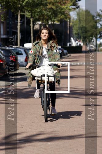 Amsterdam 22 september 2021
Quinty Trustfull op haar electrische van Moof fiets.