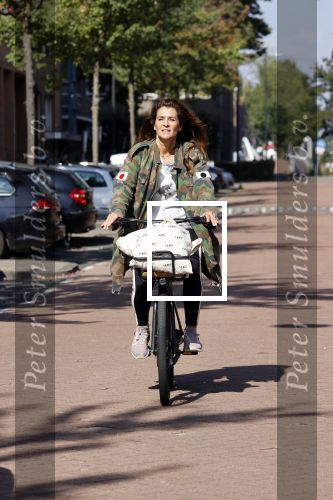 Amsterdam 22 september 2021
Quinty Trustfull op haar electrische van Moof fiets.