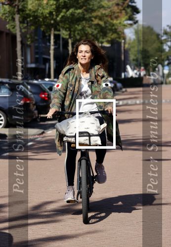Amsterdam 22 september 2021
Quinty Trustfull op haar electrische van Moof fiets.