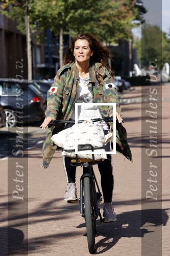Amsterdam 22 september 2021
Quinty Trustfull op haar electrische van Moof fiets.