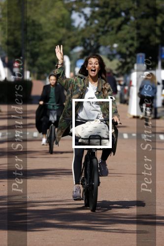 Amsterdam 22 september 2021
Quinty Trustfull op haar electrische van Moof fiets.