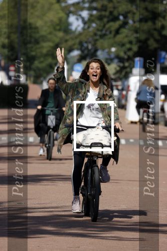 Amsterdam 22 september 2021
Quinty Trustfull op haar electrische van Moof fiets.