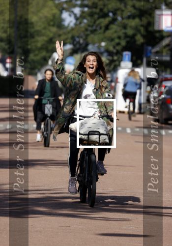 Amsterdam 22 september 2021
Quinty Trustfull op haar electrische van Moof fiets.