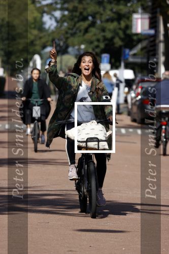 Amsterdam 22 september 2021
Quinty Trustfull op haar electrische van Moof fiets.