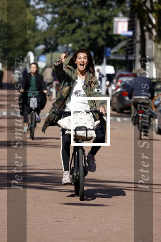 Amsterdam 22 september 2021
Quinty Trustfull op haar electrische van Moof fiets.