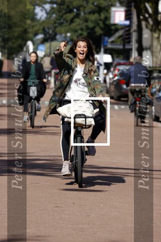 Amsterdam 22 september 2021
Quinty Trustfull op haar electrische van Moof fiets.