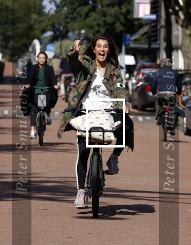 Amsterdam 22 september 2021
Quinty Trustfull op haar electrische van Moof fiets.