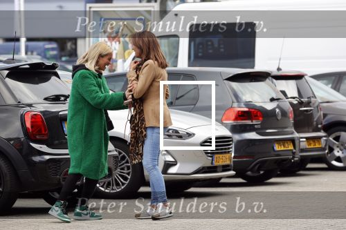 Amsterdam 7 oktober 2021
Rachel Hazes , Sarah v Soelen en haar moeder Rebecca v Soelen bij de prenetal babywinkel in Amstedam zuid oost.
