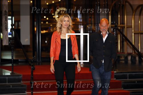 Noordwijk 4 september 2021
Rob Kamphues en zijn nieuwe vriendin Kristi verlaten Hotel Huis ter Duin