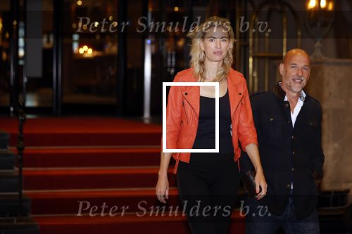 Noordwijk 4 september 2021
Rob Kamphues en zijn nieuwe vriendin Kristi verlaten Hotel Huis ter Duin