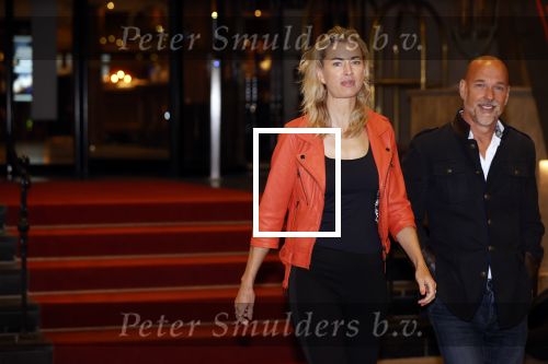 Noordwijk 4 september 2021
Rob Kamphues en zijn nieuwe vriendin Kristi verlaten Hotel Huis ter Duin