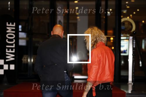Noordwijk 4 september 2021
Rob Kamphues en zijn nieuwe vriendin Kristi verlaten Hotel Huis ter Duin