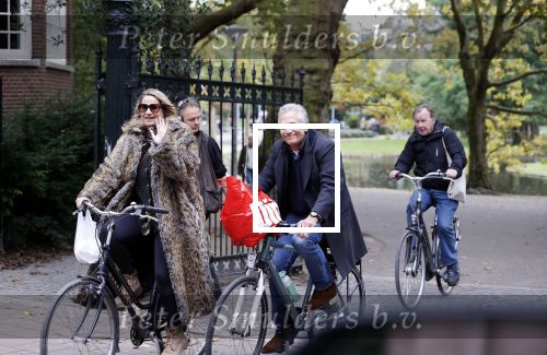 Amsterdam 16 oktober 2021
Robert en Claudia Schoemacher op de fiets bij het vondelpark