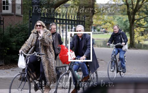 Amsterdam 16 oktober 2021
Robert en Claudia Schoemacher op de fiets bij het vondelpark