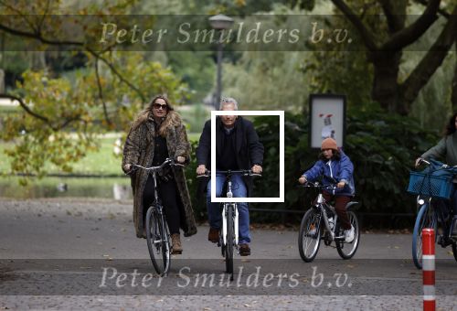 Amsterdam 16 oktober 2021
Robert en Claudia Schoemacher op de fiets bij het vondelpark