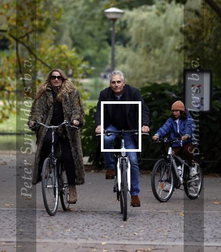Amsterdam 16 oktober 2021
Robert en Claudia Schoemacher op de fiets bij het vondelpark