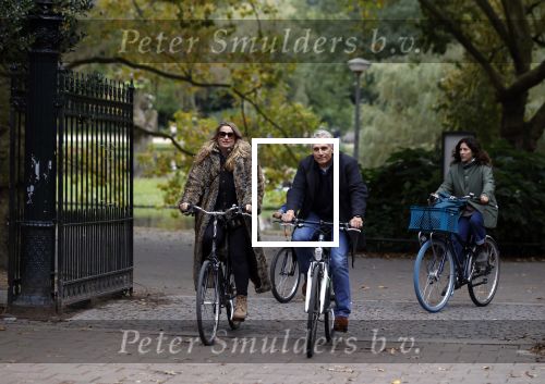 Amsterdam 16 oktober 2021
Robert en Claudia Schoemacher op de fiets bij het vondelpark