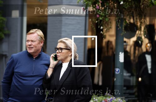 Amsterdam 7 oktober 2021
Ronald Koeman en zijn vrouw Bartina Koeman op de cornelis schuytstraat .