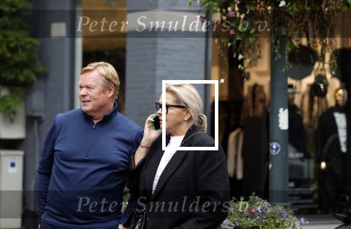 Amsterdam 7 oktober 2021
Ronald Koeman en zijn vrouw Bartina Koeman op de cornelis schuytstraat .