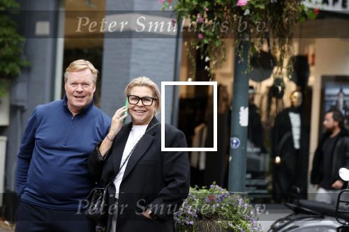 Amsterdam 7 oktober 2021
Ronald Koeman en zijn vrouw Bartina Koeman op de cornelis schuytstraat .