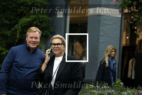 Amsterdam 7 oktober 2021
Ronald Koeman en zijn vrouw Bartina Koeman op de cornelis schuytstraat .