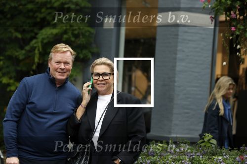 Amsterdam 7 oktober 2021
Ronald Koeman en zijn vrouw Bartina Koeman op de cornelis schuytstraat .