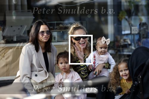 Amsterdam 18 september 2021
Rose Bertram met haar kinderen een een vriendin op terras.