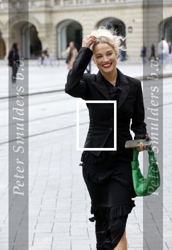 Amsterdam 23 september 2021
Rose Bertram onthult de cover van Fabulous Mama met zichzelf op de cover bij Cafe de Waard