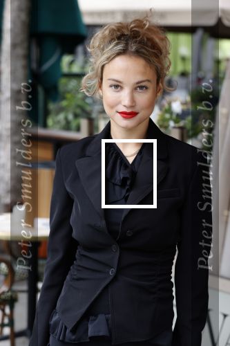 Amsterdam 23 september 2021
Rose Bertram onthult de cover van Fabulous Mama met zichzelf op de cover bij Cafe de Waard