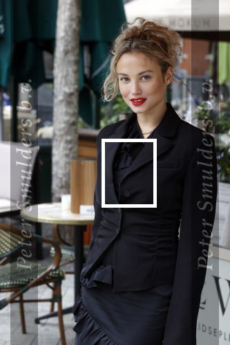 Amsterdam 23 september 2021
Rose Bertram onthult de cover van Fabulous Mama met zichzelf op de cover bij Cafe de Waard