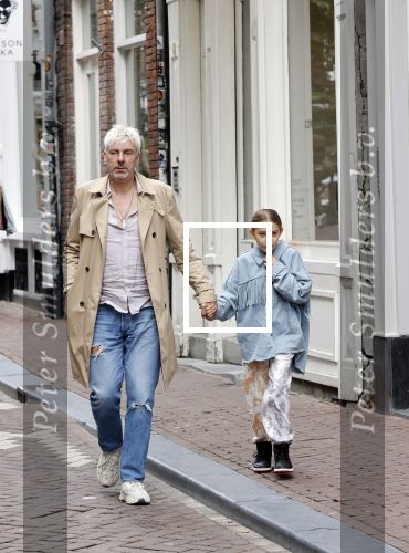 Amsterdam 2 oktober 2021
Ruud de Wild met zijn dochter Teddy  aan het winkelen in de 9 straatjes