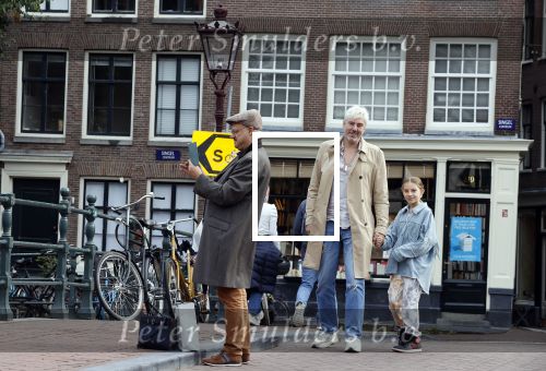 Amsterdam 2 oktober 2021
Ruud de Wild met zijn dochter Teddy  aan het winkelen in de 9 straatjes