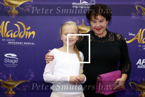 Scheveningen 26 september 2021
Premiere Aladdin in het circustheater.
Sharon Dijksma met dochter
