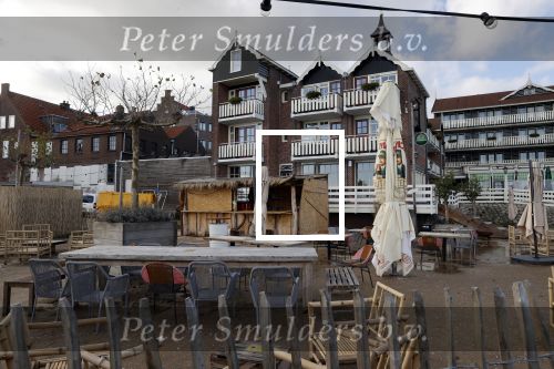 Volendam 12 oktober 2021
Strandtent Simon Keizer op parkeerplaats Hotel Spaander