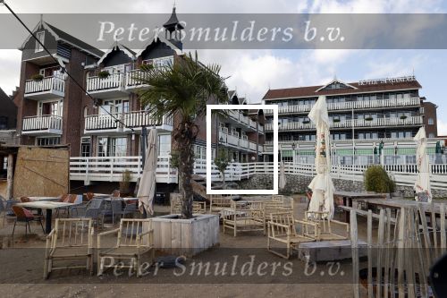Volendam 12 oktober 2021
Strandtent Simon Keizer op parkeerplaats Hotel Spaander