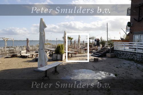 Volendam 12 oktober 2021
Strandtent Simon Keizer op parkeerplaats Hotel Spaander